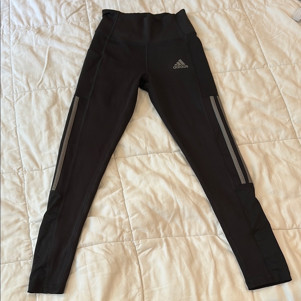 Adidas women’s XS black Leggings with grey details never worn